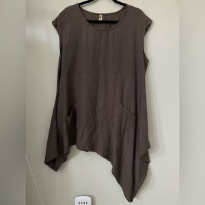 Asymmetrical cotton/linen top